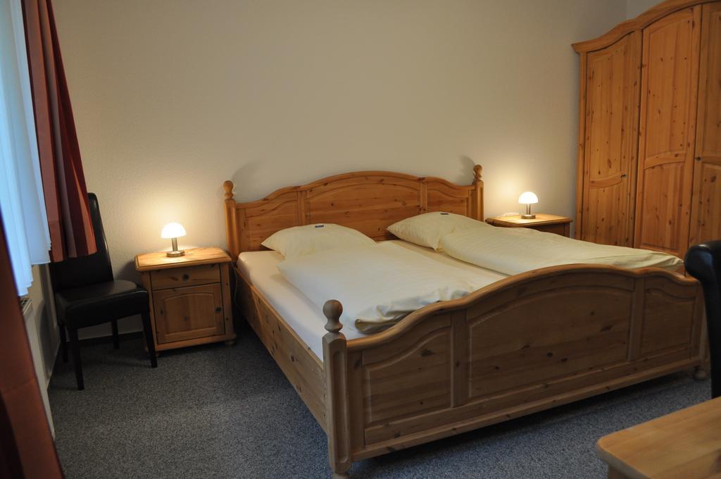 Hellmanns Hotel Bremers Bauerndiele Wiefelstede Dış mekan fotoğraf