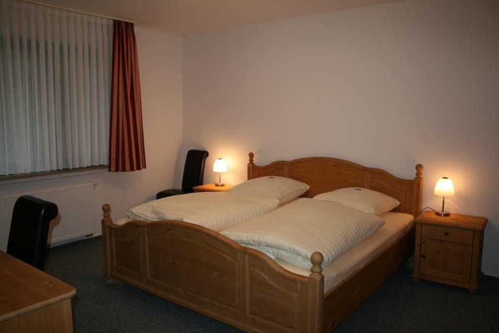 Hellmanns Hotel Bremers Bauerndiele Wiefelstede Dış mekan fotoğraf