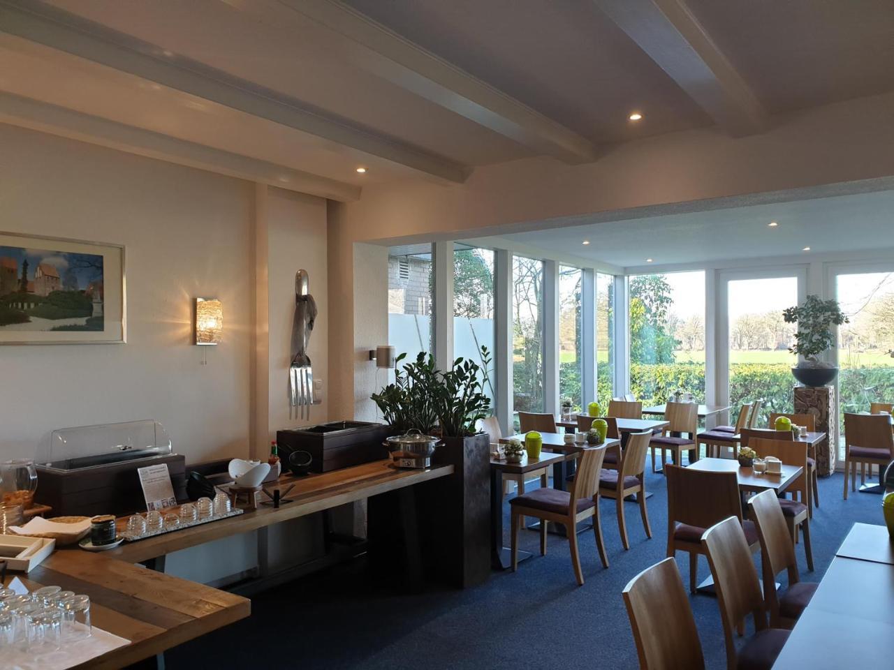 Hellmanns Hotel Bremers Bauerndiele Wiefelstede Dış mekan fotoğraf