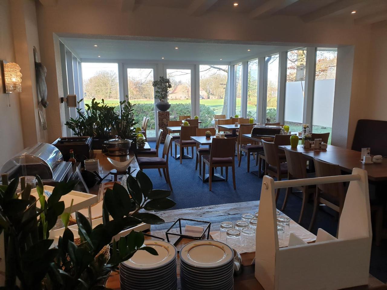 Hellmanns Hotel Bremers Bauerndiele Wiefelstede Dış mekan fotoğraf