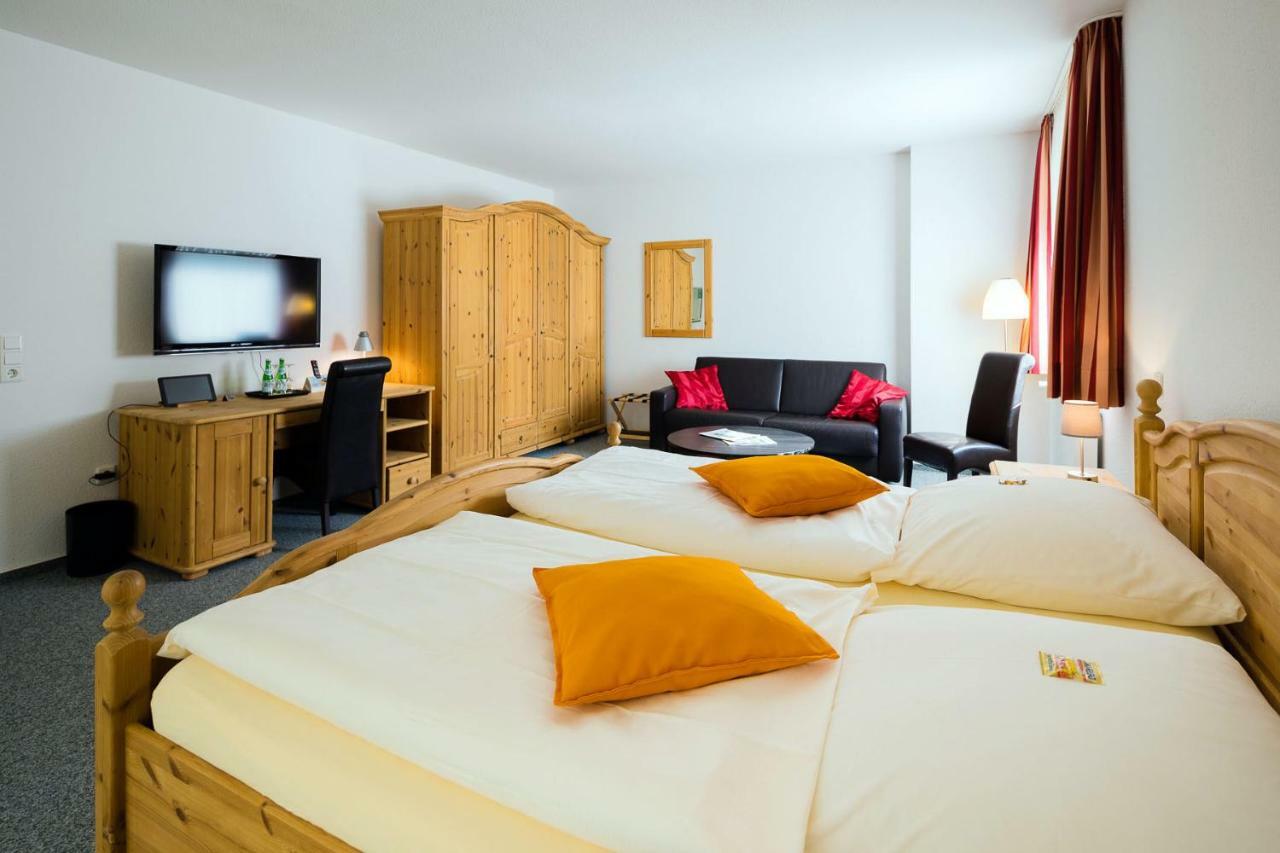 Hellmanns Hotel Bremers Bauerndiele Wiefelstede Dış mekan fotoğraf